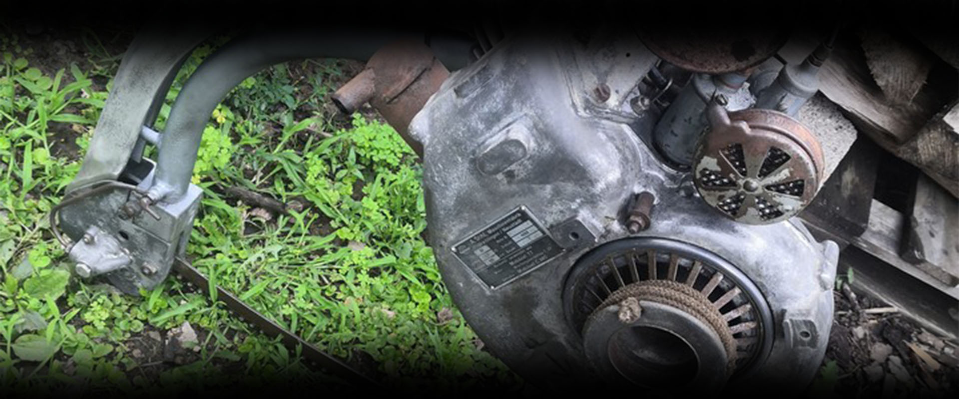 Détail d'une tronçonneuse ancienne de la collection OLDCHAINSAW