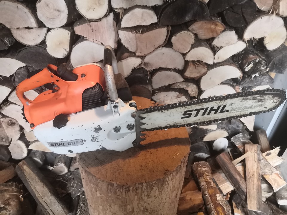 Ancienne tronçonneuse de la collection OLDCHAINSAW
