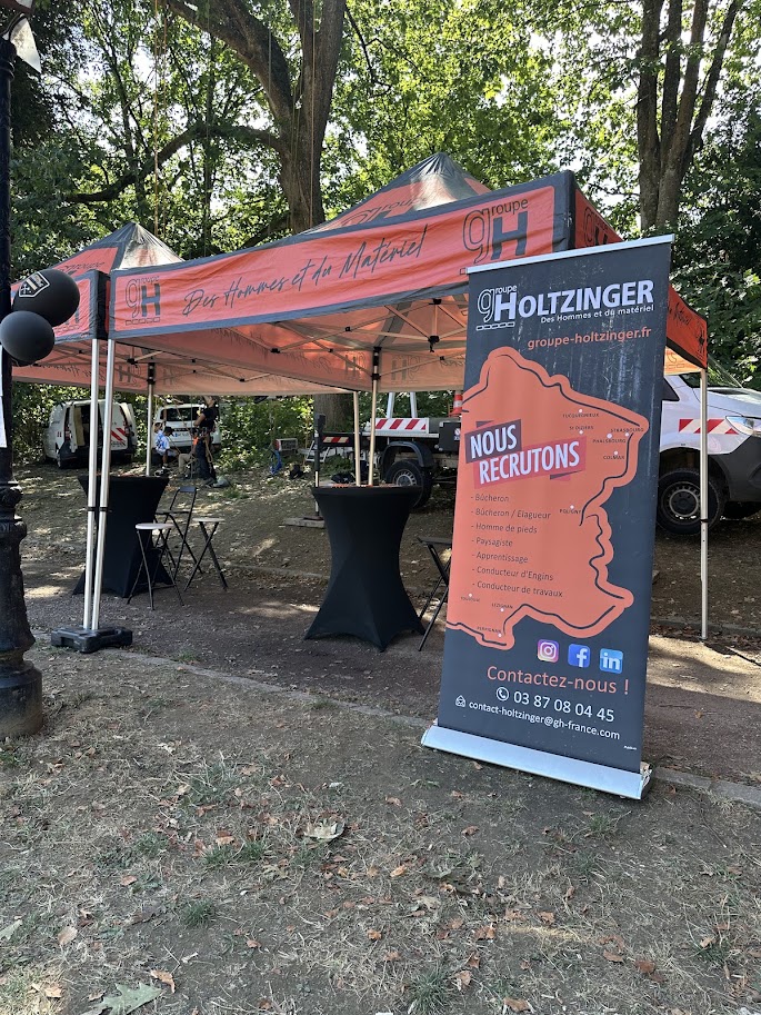 Le Groupe Holtzinger, professionnel des travaux forestiers, présent parmi les exposants du week-end.