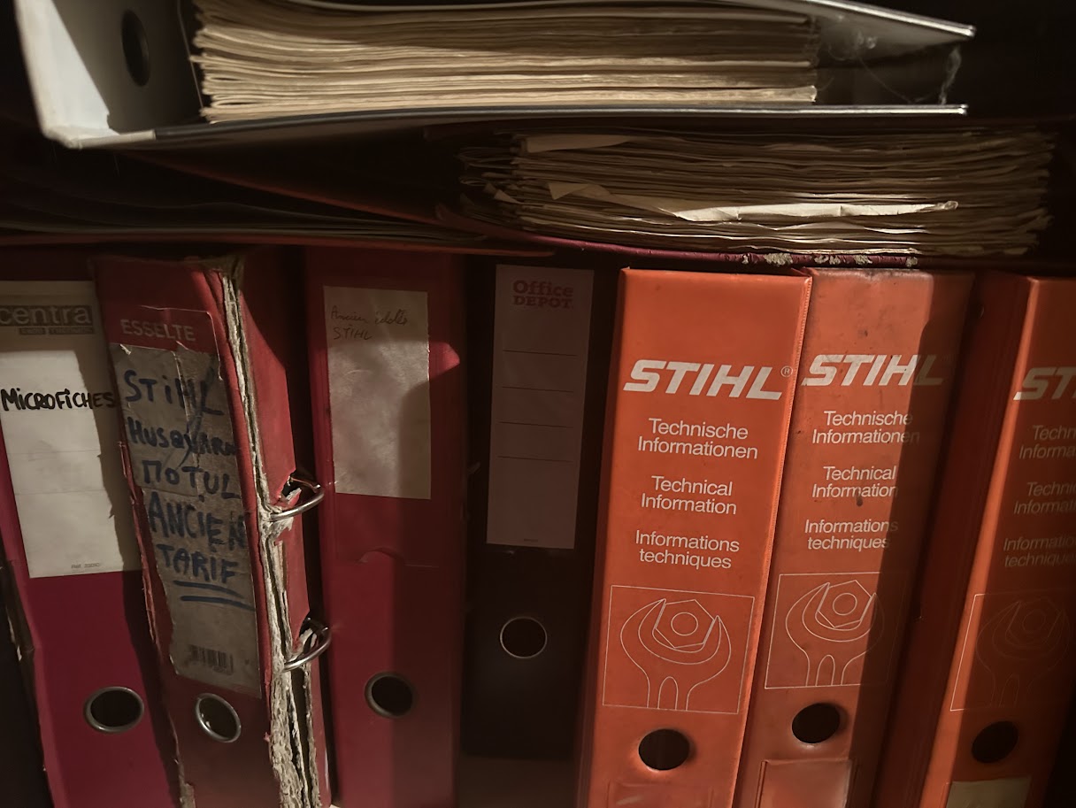 Classeurs d'informations techniques STIHL conservés par OLDCHAINSAW